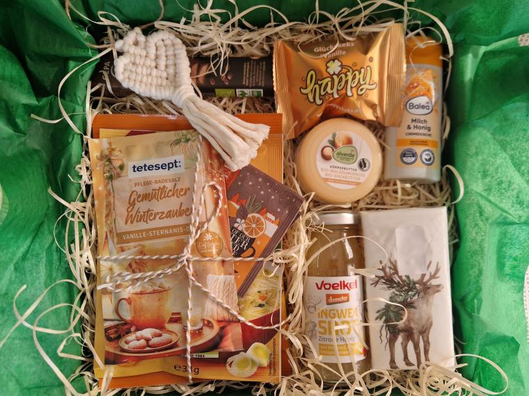 GeschenkBox Gesund durch den Winter - Wellness und GeschenkBox zur kalten Jahreszeit GeschenkBox Gesund durch den Winter - Wellness und GeschenkBox zur kalten Jahreszeit