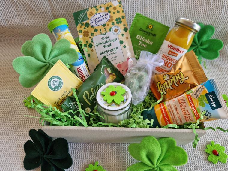 GlücksBox, Abschiedsgeschenk Kollegin, Geschenk für die Prüfung, personalisierbar mit Karte | JoyBoxes GlücksBox, Abschiedsgeschenk Kollegin, Geschenk für die Prüfung, personalisierbar mit Karte | JoyBoxes